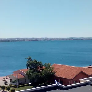 apt-waterfront-luxury-sea-view.hotelschalkidiki.net/
